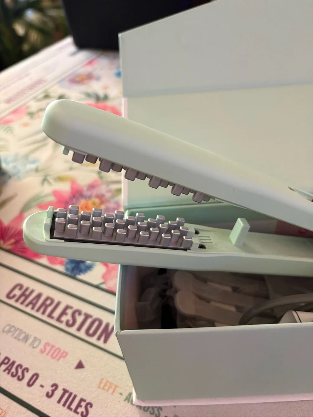 VOLUM 2.0 Hair Volumizing Iron by VOLOOM - Mint Green